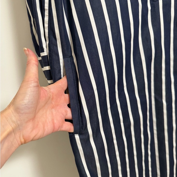 Foxcroft Navy and White Striped dress with pockets- size 6 - Picture 5 of 10